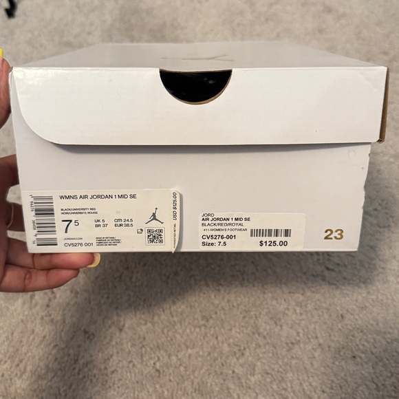 Women’s Air Jordan 1 Mid SE - Picture 2 of 10